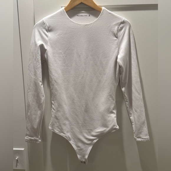 2 Abercrombie and Fitch White/Black Long Sleeve Seamless Bodysuits (lot of 2) - Picture 5 of 13